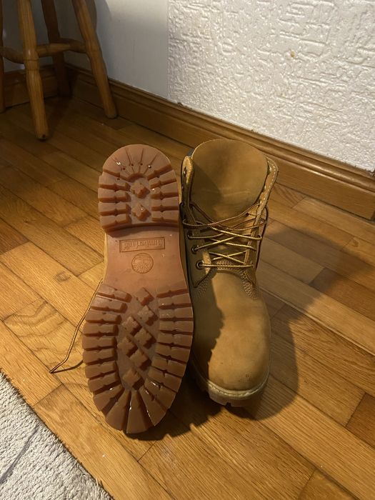 Timberlands- Brown - size 40