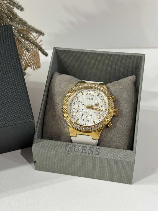 Zegarek damski Guess model W0772L6