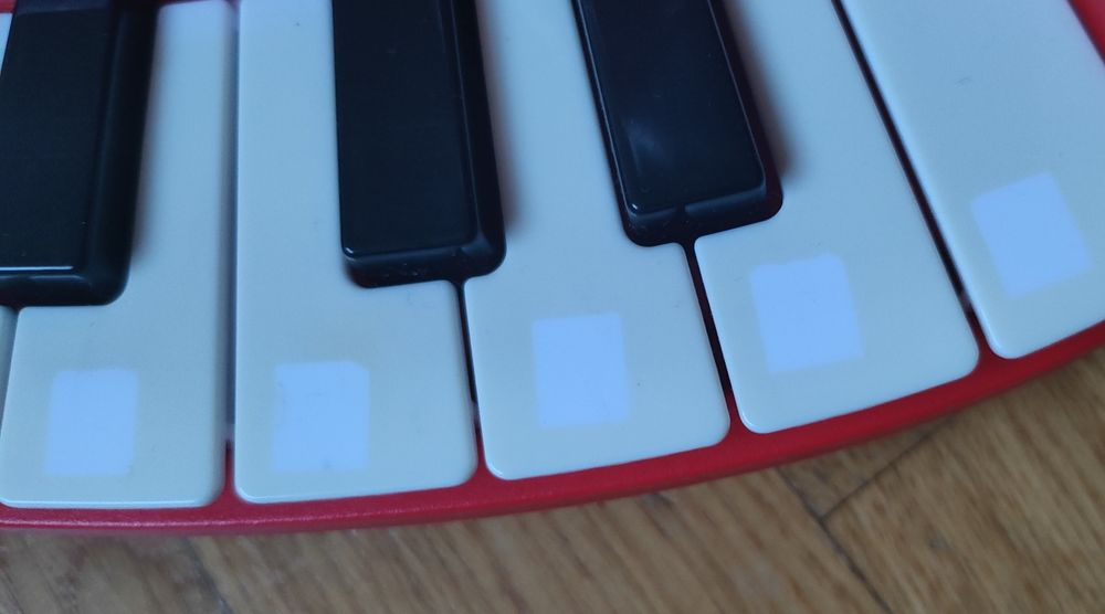 Pianinko zabawkowe Smiki