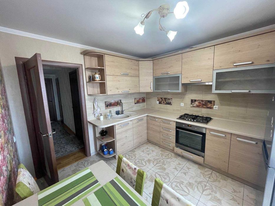 2 кім новобудова Східний кут Канада. Паркова зона, здається вперше.