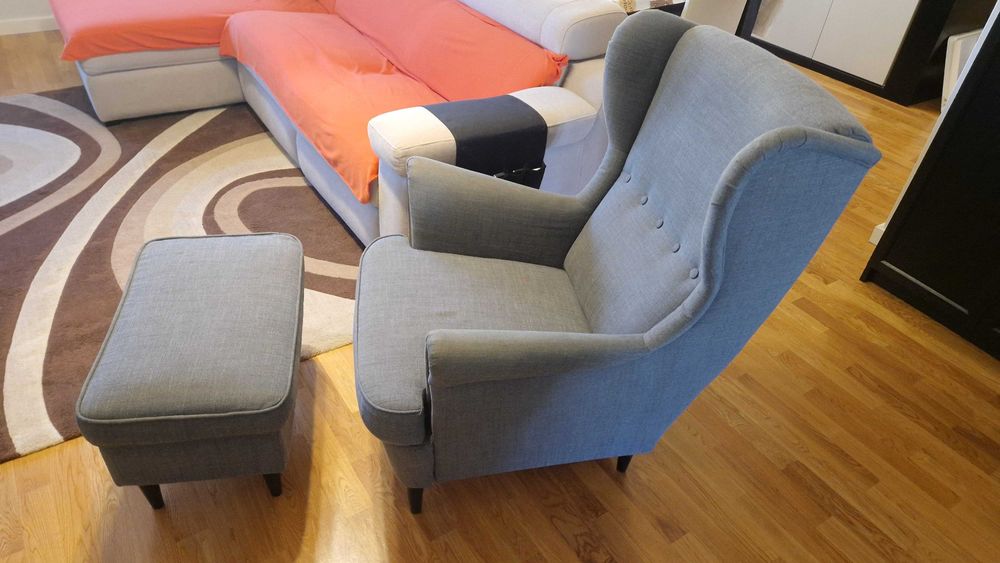 Cadeirão + Apoio Pés IKEA Strandmon Cinza Excelente estado Sala