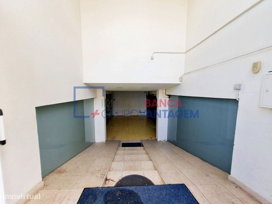 OPORTUNIDADE ÚNICA EM SETÚBAL: 263m² de Versatilidade no Bairro Afo...