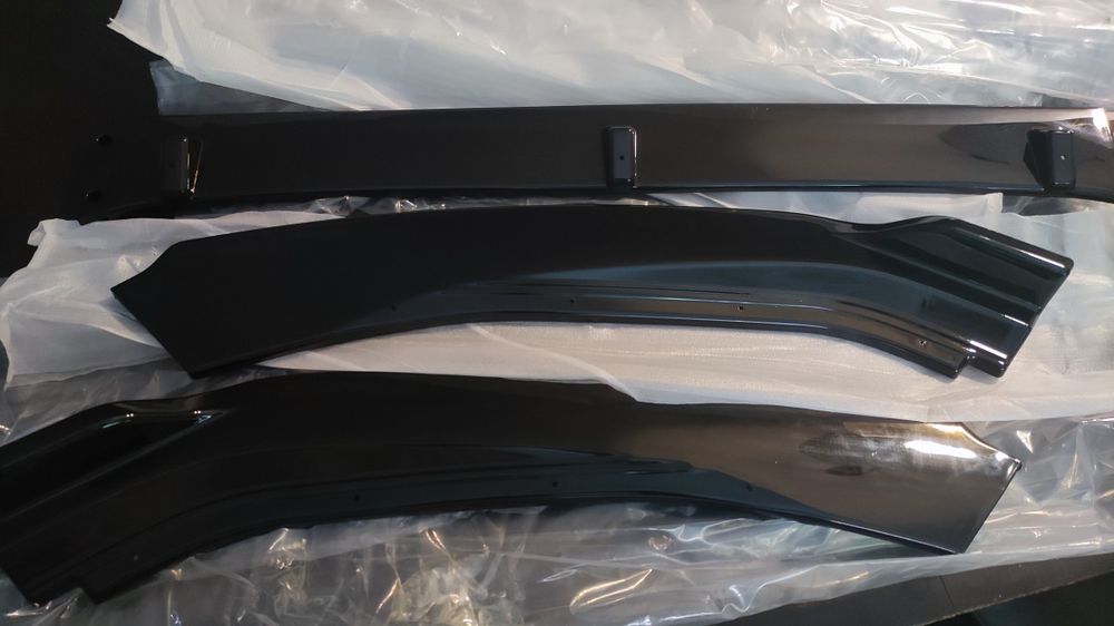 Lip VW Golf MK7 e MK7.5 em preto brilhante (novo)