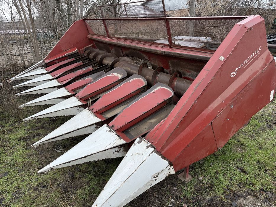 Жатка соняшникова VERSATILE Falcon ПСП-870
