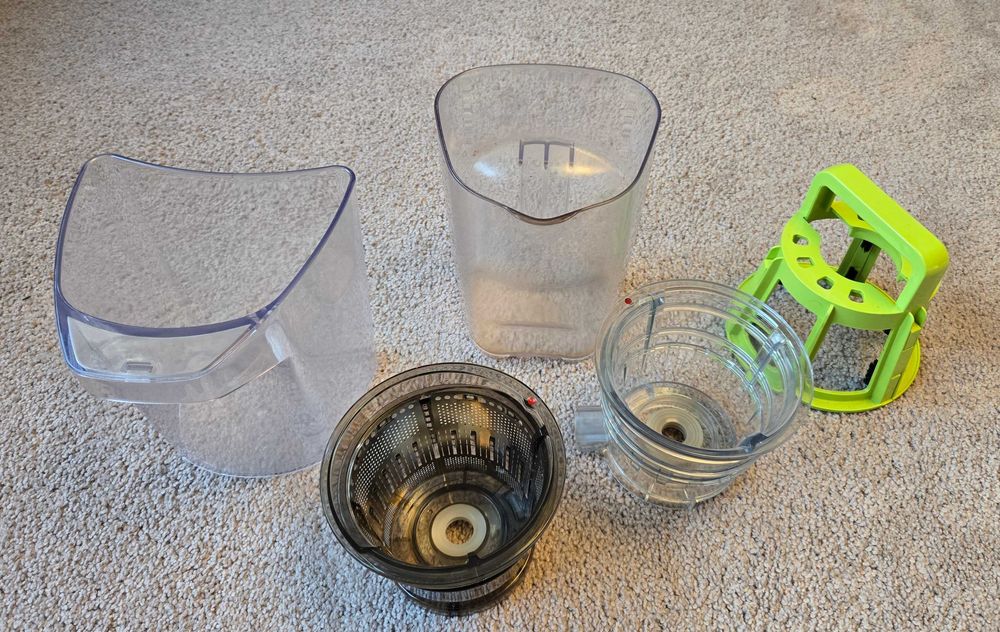 Kuvings evo820 wyciskarka wolnobrotowa_pojemniki