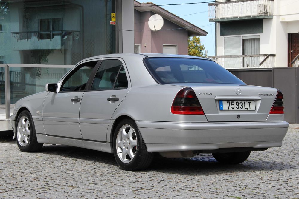 Mercedes-Benz C-250 TD Sport - Desde 60€/mês