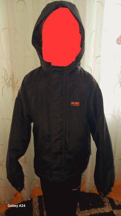 Продам курточки дитячі весняні.