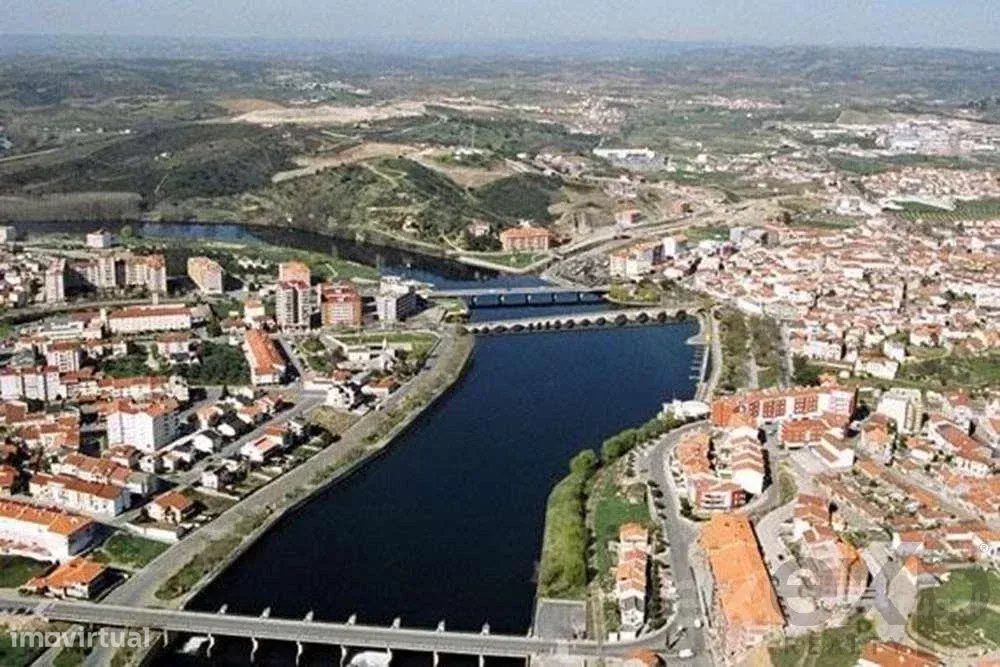 Projeto com licença de construção no centro histórico de Mirandela