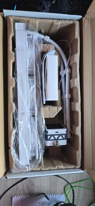 Thermalright Frozen Warframe 360 Ultra ARGB White – Novo, Nunca Usado