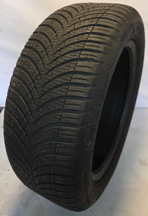Opona Goodyear Vector 4Seasons Gen-3 215/55 R17 98 W XL 1 szt.