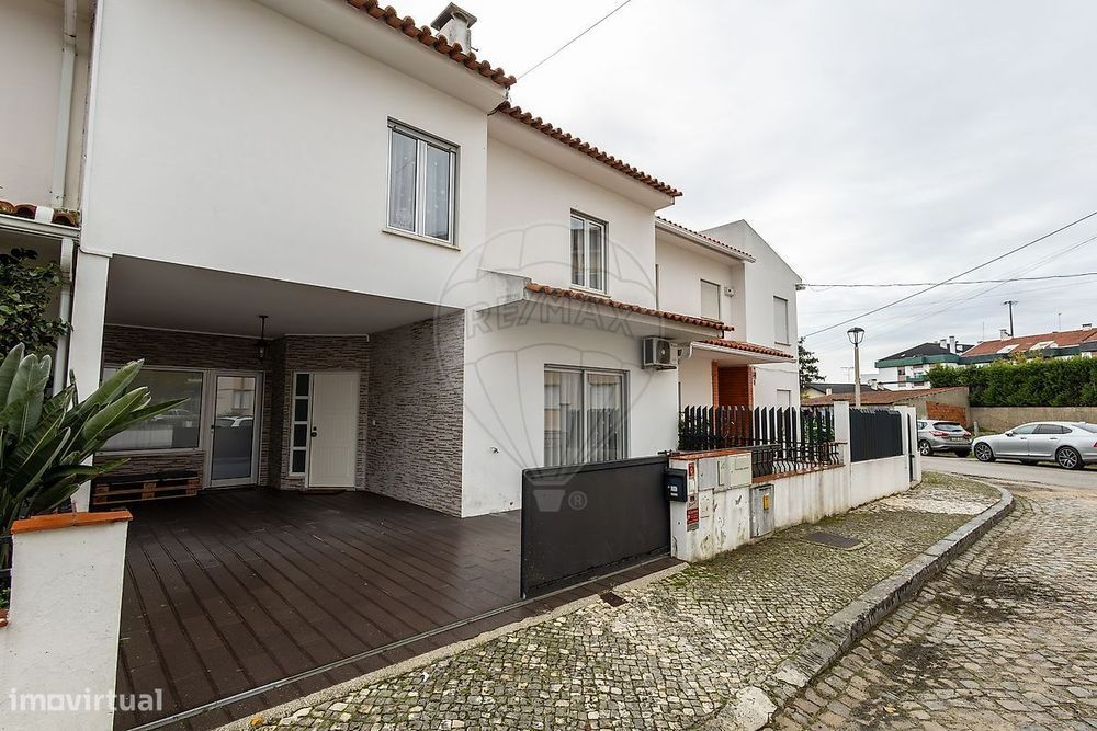 Moradia T4 para venda