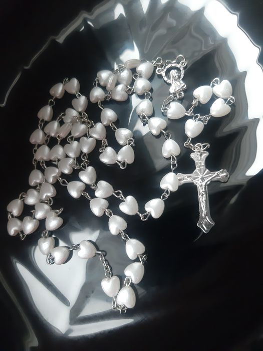 Różanic białe serduszka