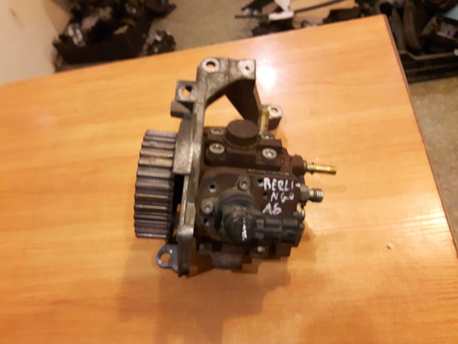 Citroen Berlingo 1,6 HDI 06 r.Pompa wtryskowa,rozrusznik i inne części