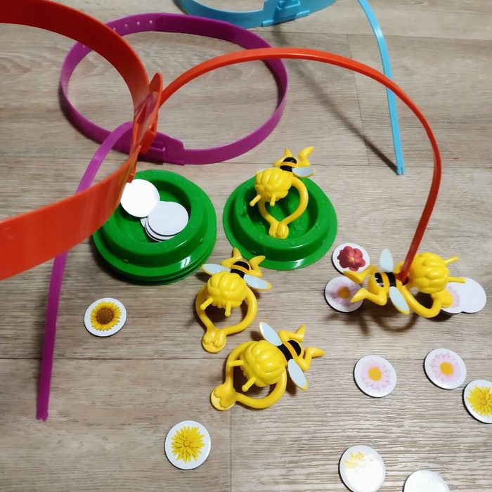 Настольная семейная игра Bizzy bees