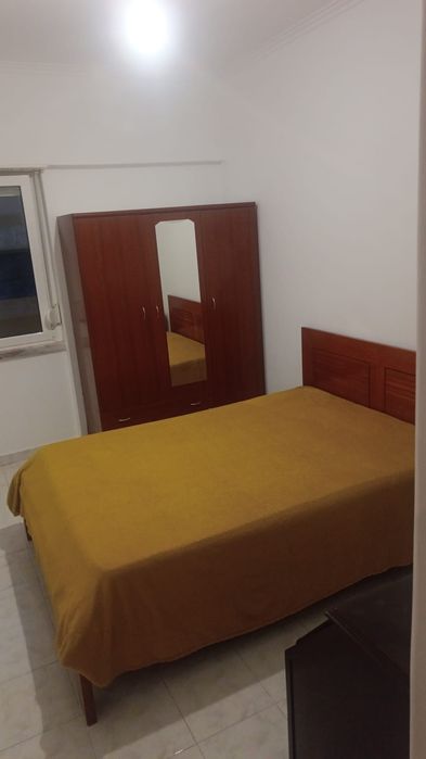 Quarto para arrenda mensal( casal ) (solteira)