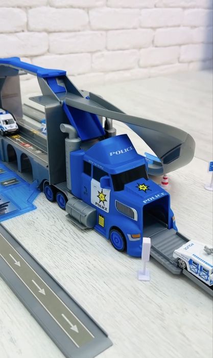 Трейлер-автовоз з автомагістраллю + 4 машинки і вертоліт