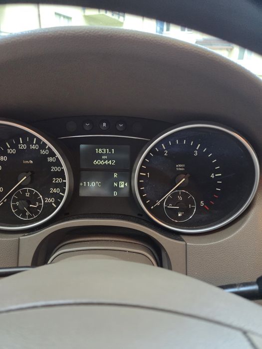Mersedes- Benz ML320
