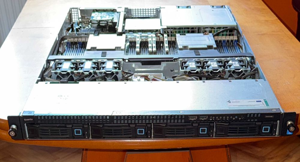 Serwer Rack 1U Quanta S210-X12RSV2 128GB 4TB HDDSAS 10k WInSrV 2025