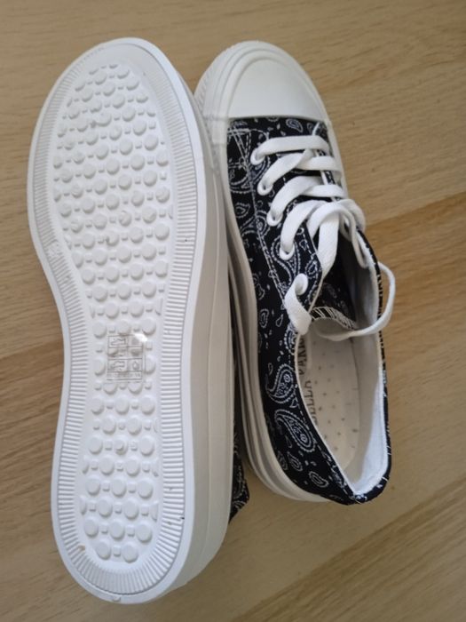 Trampki rozmiar 39