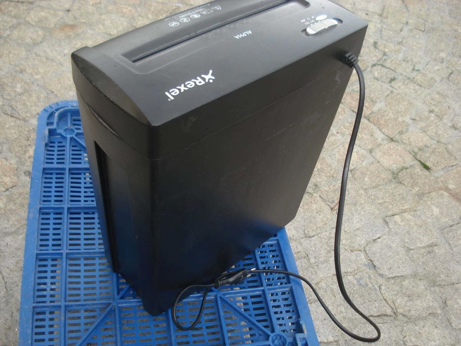 Destruidora de corte em tiras Alpha Rexel