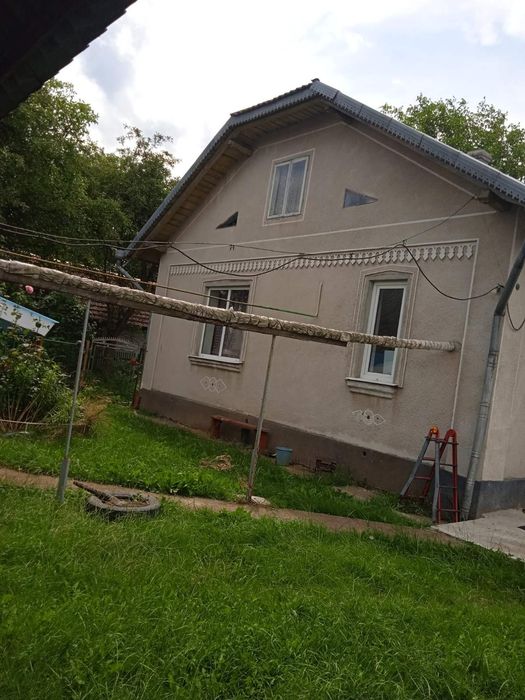 еОселя! Продаж будинку із великою земельною ділянкою в Іванівцях Колом