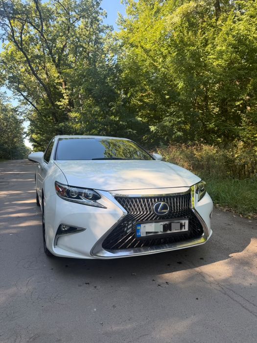 Продам Lexus es 300h