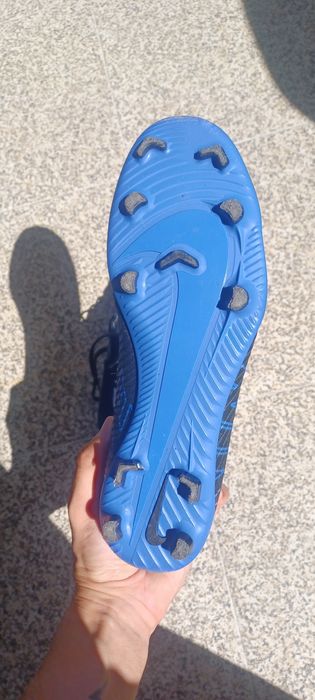 Chuteiras Nike Mercurial – Preto com detalhes em azul, nº 42.5