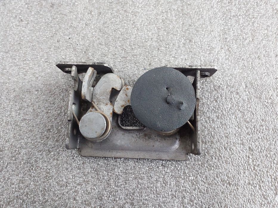 Fechadura / fecho capot BMW 1 (E87)