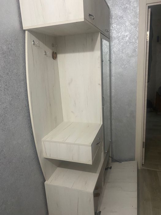 Продаю прихожу в дуже гарному стані