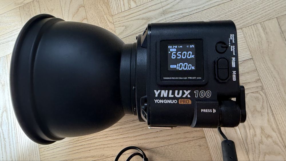 Lampa LED Yongnuo LUX100 Pro - WB (2700 K - 6500 K)