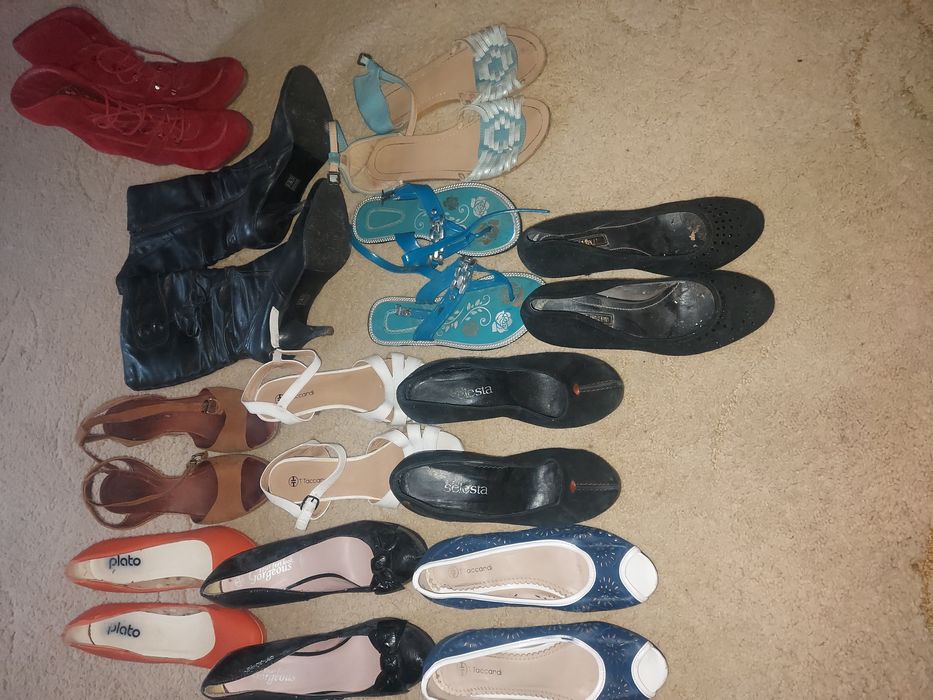 Жіноче взуття  лот 11 пар (38-39 розмір) уборка в Шафі ;) ціна за всі