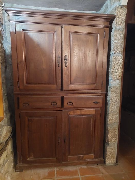 Armário louceiro madeira maciça