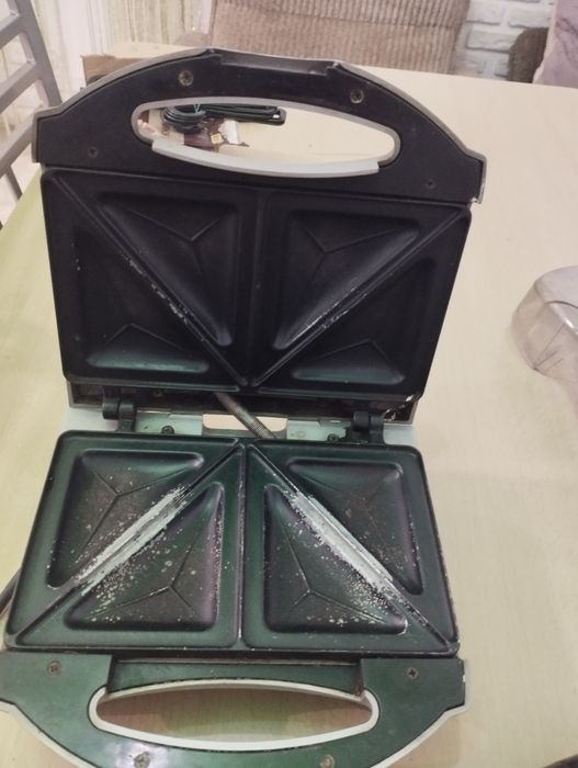 Продам сэндвічніцу