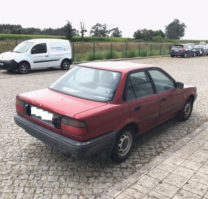 Toyota Corolla E9 1.3 4P 1989 - Para Peças