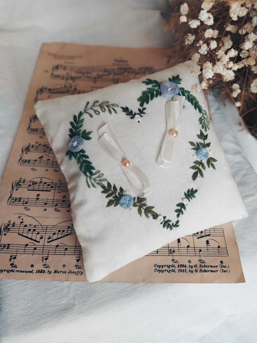 Весільна подушка для обручок