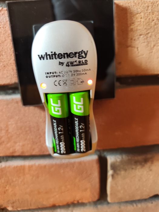 Ładowarka do baterii akumulatorków