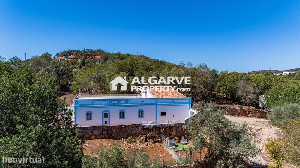 Charmosa Quinta T3 com Anexos e 3 Hectares de Terreno em Santa Bárbara