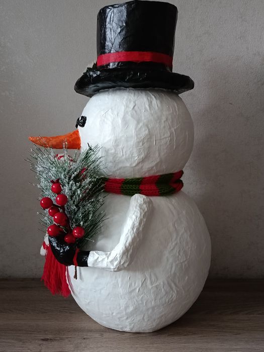 Новорічна прикраса для дому сніговик