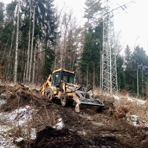 Usługi koparka, koparko-ładowarką