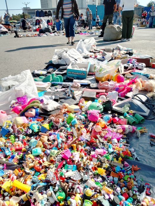 Продам різне кіндери