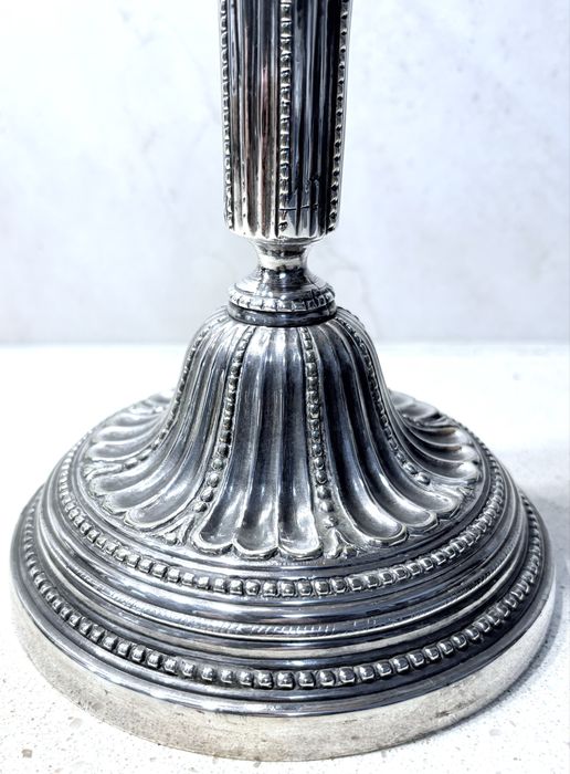 Raro antigo castiçal francês Louis XVI do Sec. XVIII c. banho em prata