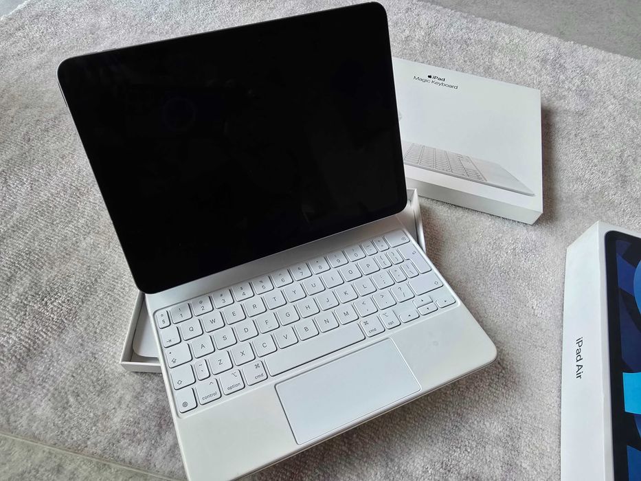 iPad Air 4 (64 GB) Wi-Fi + Cellular + Apple Pencil + Magic Keyboard