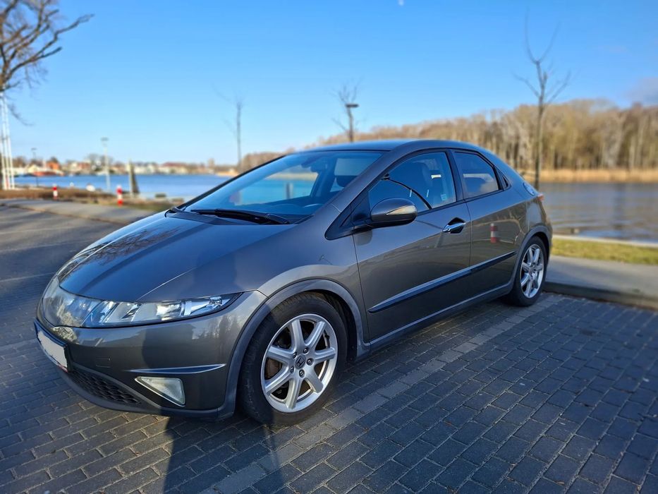 Honda Civic Zadbana Honda Civic. Drugi właściciel od 2012. Wersja 1.8 Sport.