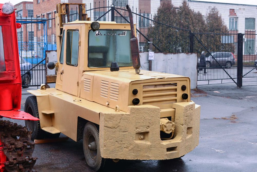 Львівський навантажувач дизельний Д245 АП40810