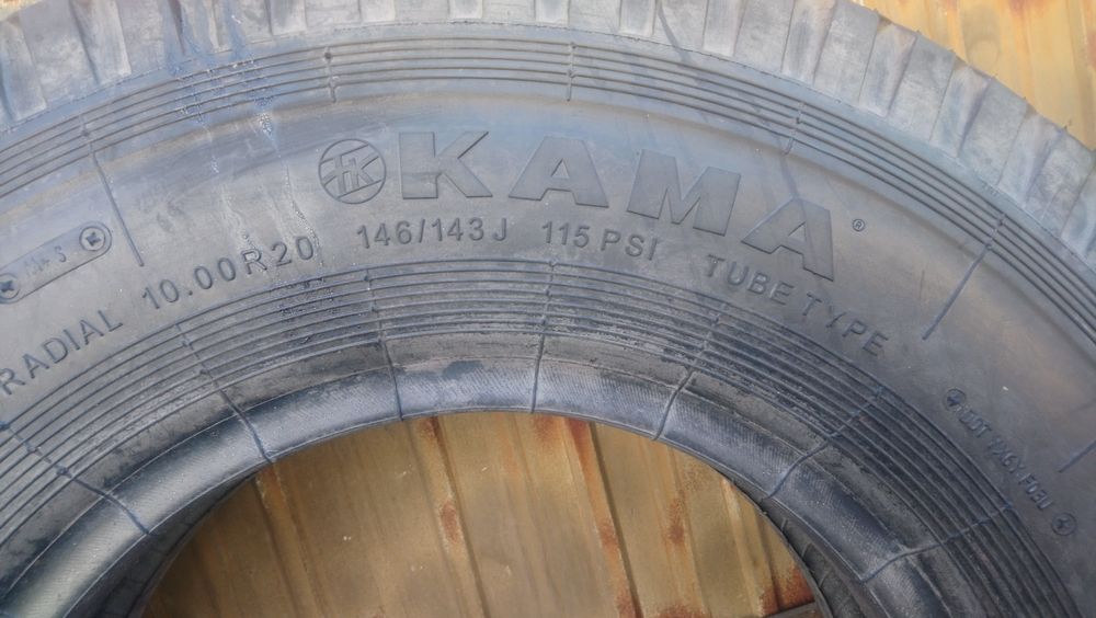 Резина 10 R20 KAMA