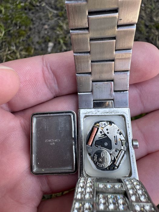 Жіночий годинник Dolce & Gabbana D&G з камінням – модний аксесуар