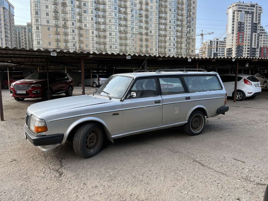Продам вольво 240