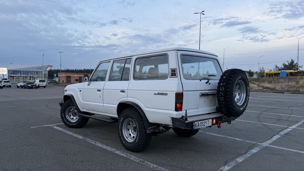 Toyota Land Cruiser 60