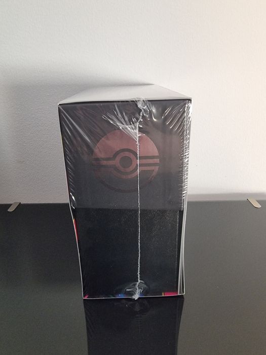 Pokémon Pitch Black Elite Trainer Box