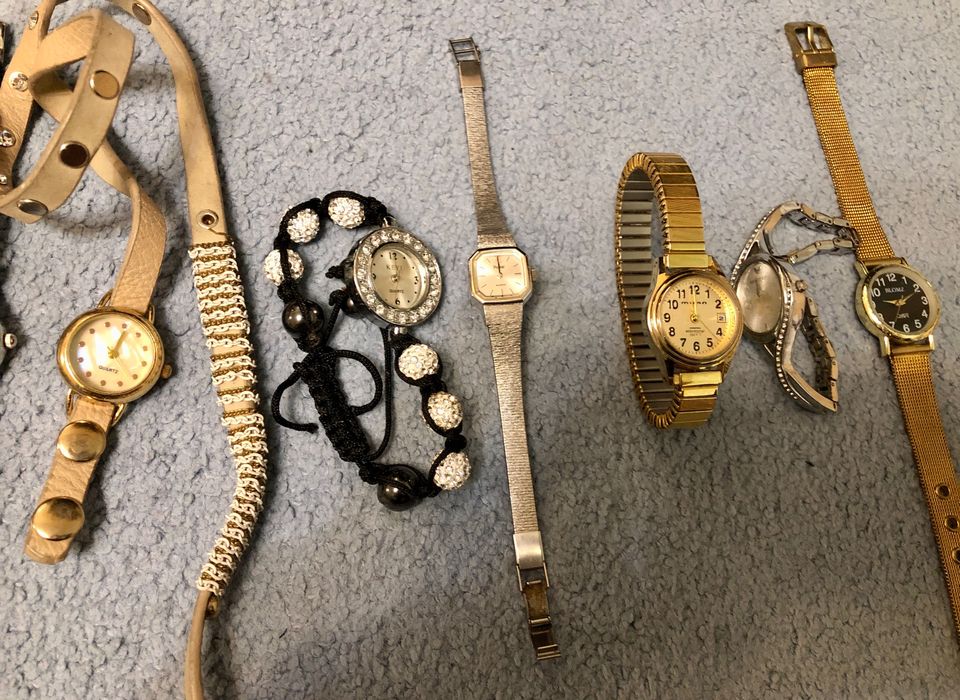 Лот часов. 10 штук.